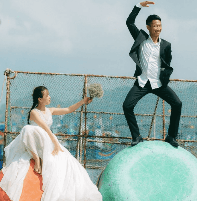 Concept chụp ảnh cưới hài hước của chú rể