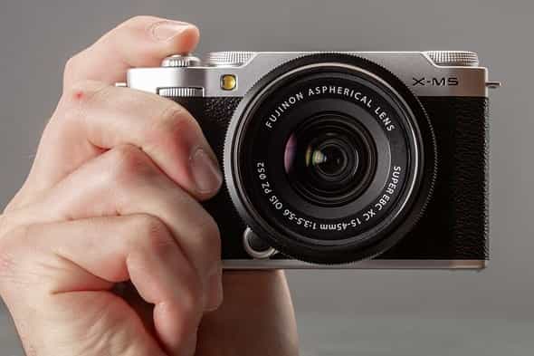 Fujifilm X-M5 là một máy ảnh có thiết kế khá là nhỏ gọn