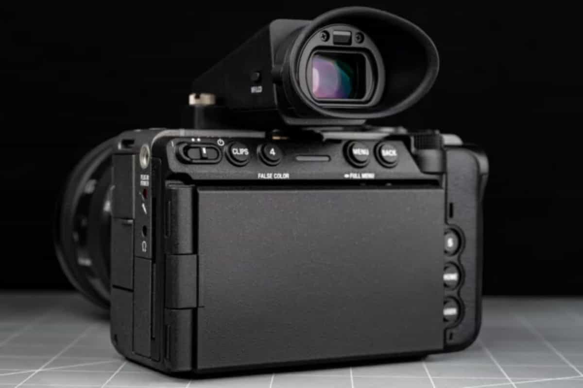 Các nút bấm trên FX5 đã được Sony tinh chỉnh