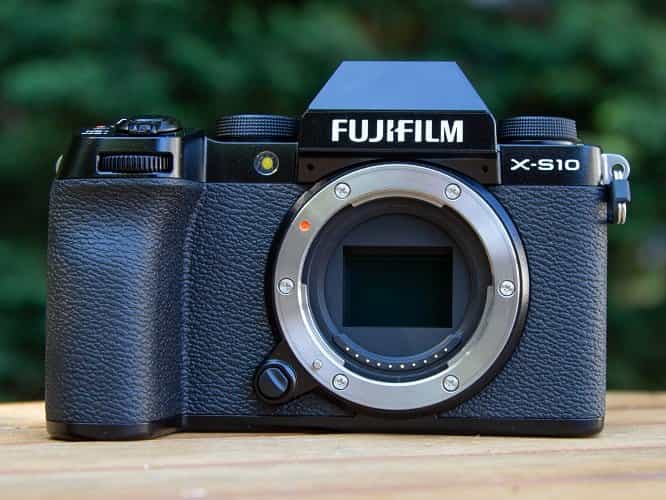Đánh giá Fujifilm X-S10 - Thiết kế