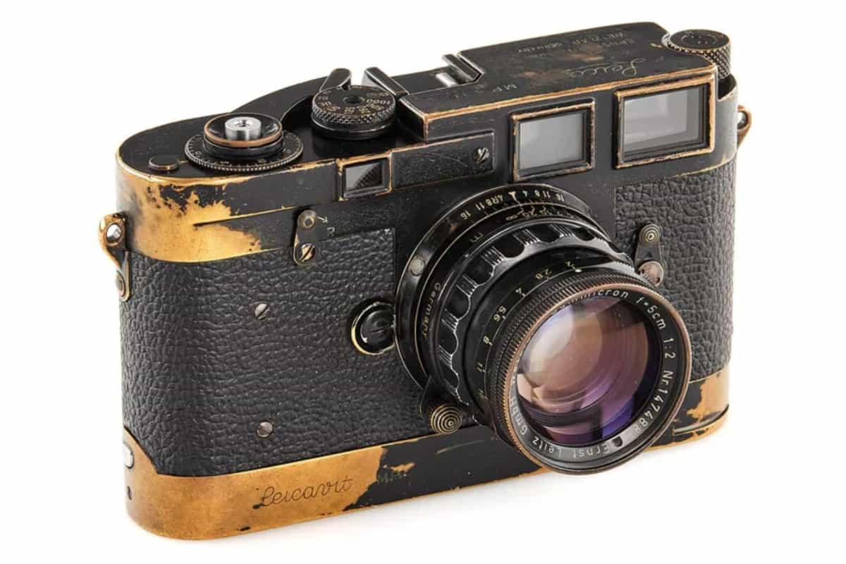 Chiếc Leica hiếm được bán với giá gần 700.000 USD