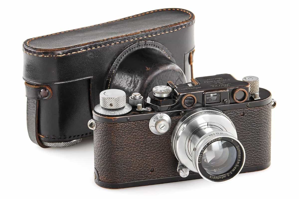 Leica IIIb sơn đen được sản xuất năm 1938