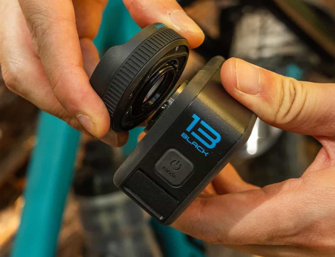 Review GoPro 13: Về ống kính