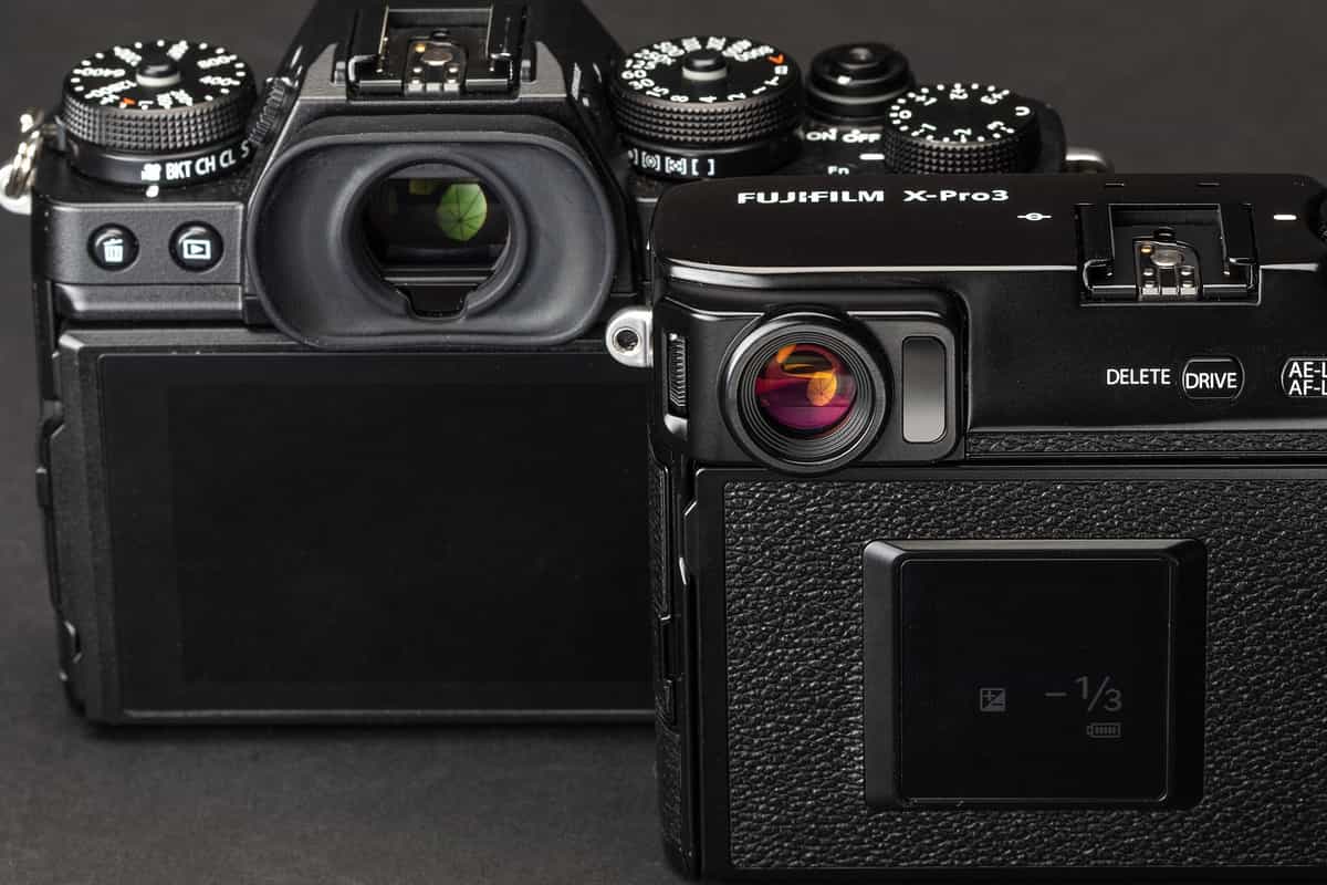 Fujifilm X-T4 và Fujifilm X-Pro3 có khả năng chụp liên tiếp ở 15 và 11 khung hình/giây