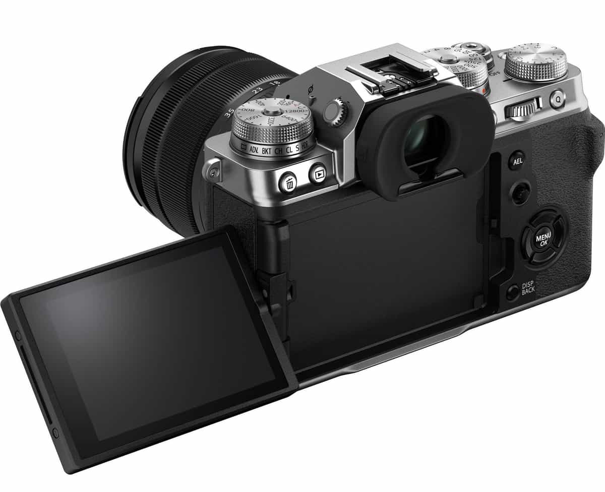 X-T4 với màn hình xoay lật, hỗ trợ mọi góc chụp khó
