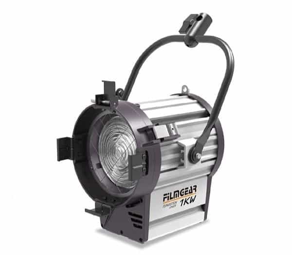 Đèn Fresnel dùng bóng vonfram tỏa nhiệt cao