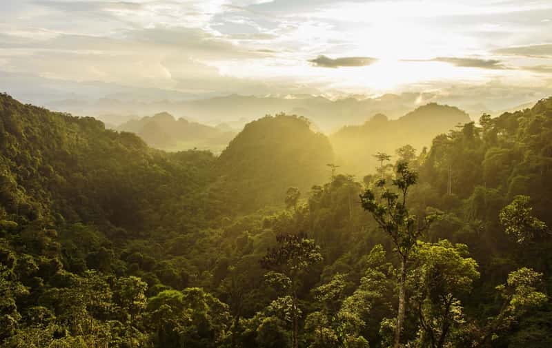 để chụp ảnh phong cảnh đẹp bạn cần chú ý đến điều kiện ánh sáng và thời tiết