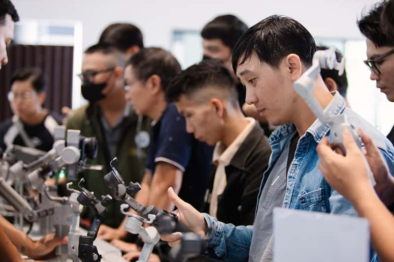 Khách tham dự được trải nghiệm các sản phẩm mới của DJI