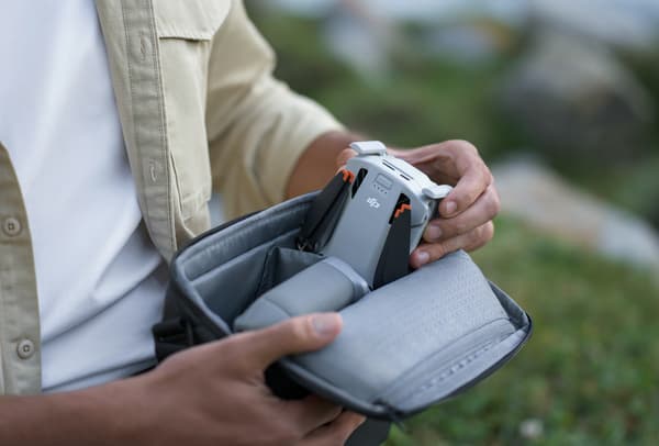 DJI Mini 4 Pro là phiên bản flycam mini được thiết kế gọn nhẹ