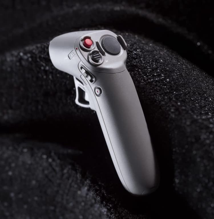 DJI Motion Controller điều khiển DJI FPV bằng một tay