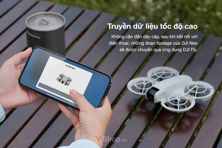 , DJI Neo cho phép bạn truyền dữ liệu nhanh chóng hơn thông quay kết nối Wi-Fi
