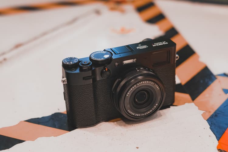 Fujifilm X100V nâng cấp ống kính fixed
