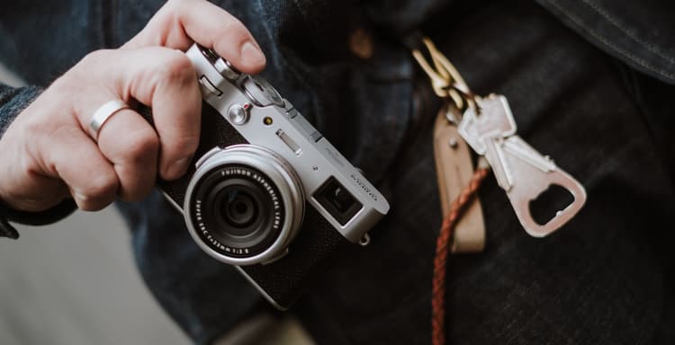 Máy ảnh Fujifilm X100V phiên bản Silver