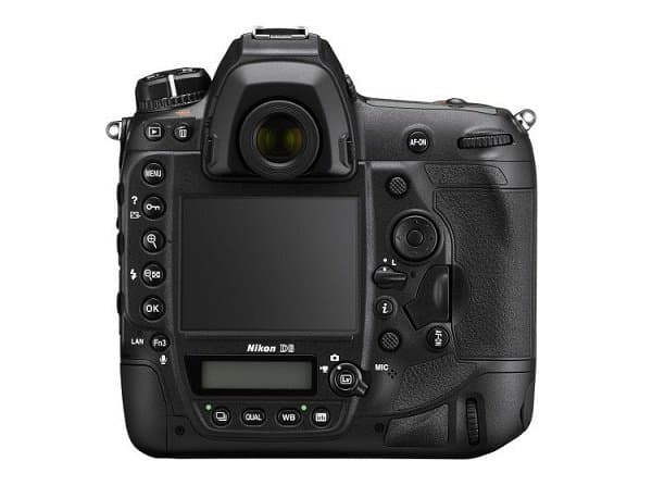 Nikon D6 - màn hình LCD cỡ lớn