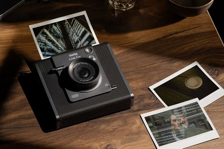 Instax Wide Evo trang bị cảm biến CMOS ⅓ Inch