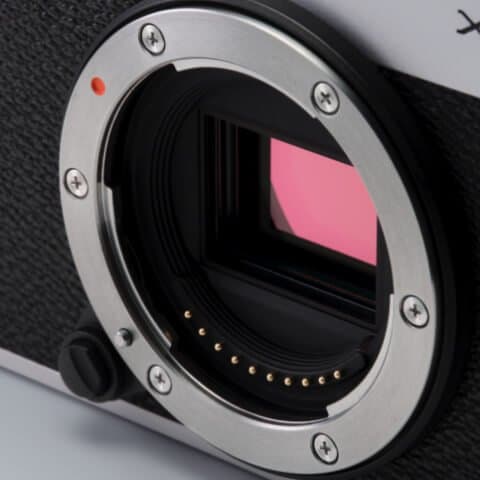 fujifilm x-e4 với cảm biến và bộ xử lý mới