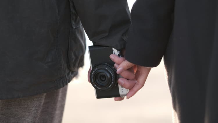 fujifilm x-e4 tích hợp tính năng kết nối không dây