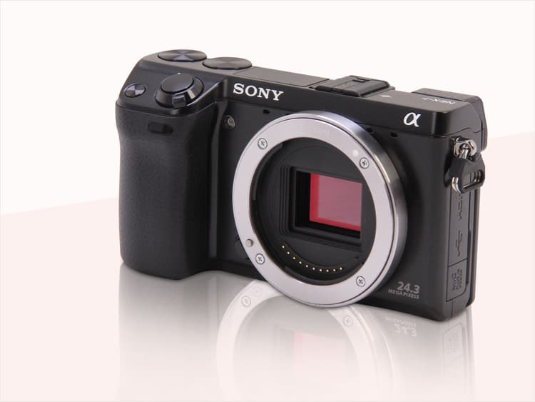 máy ảnh sony a6000 có khả năng quay video Full HD