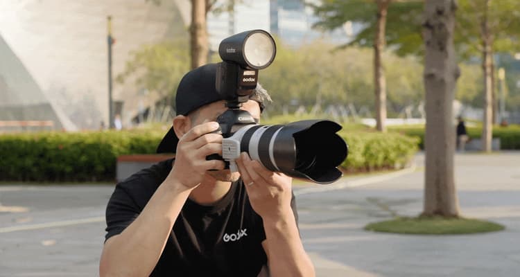 Godox V1Pro có khả năng hỗ trợ nháy sáng liên tục lên đến 100 lần ở công suất cực đại 