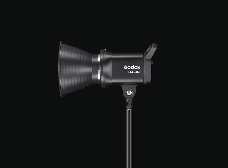 Godox SL60II có kích thước nhỏ gọn