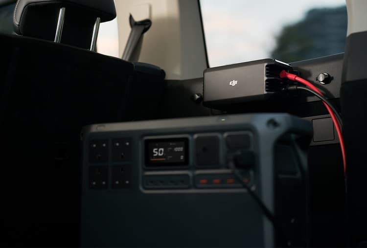 DJI Power 2000 hỗ trợ sạc lại nhanh từ nguồn điện ô tô