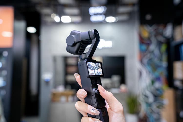 Pocket 4P nhỏ gọn, thiết kế bỏ túi