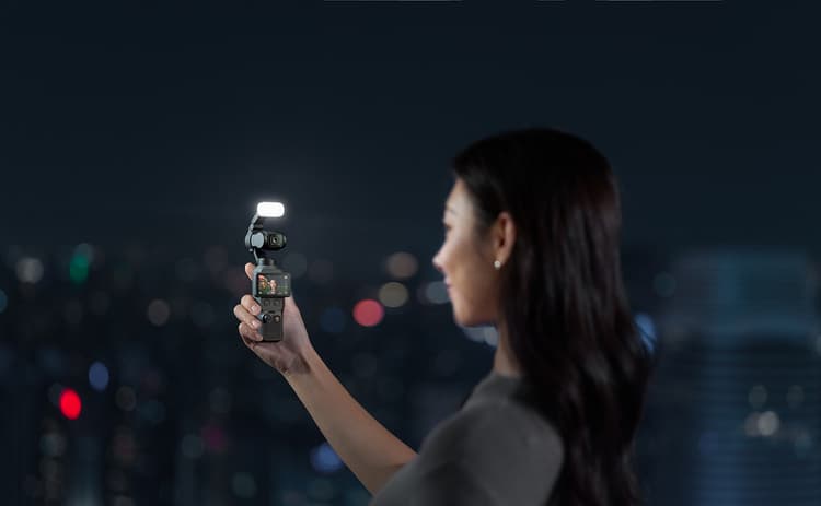 DJI Osmo Pocket 4 Fill Light có 3 mức độ sáng