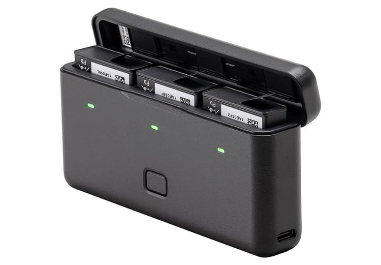 DJI Osmo Action 3 Multifunctional Battery Case sạc 3 pin cùng lúc