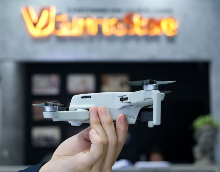 drone Mini 2 SE của DJI sẽ mang đến cho bạn những hình ảnh live view chất lượng 720p/30fps