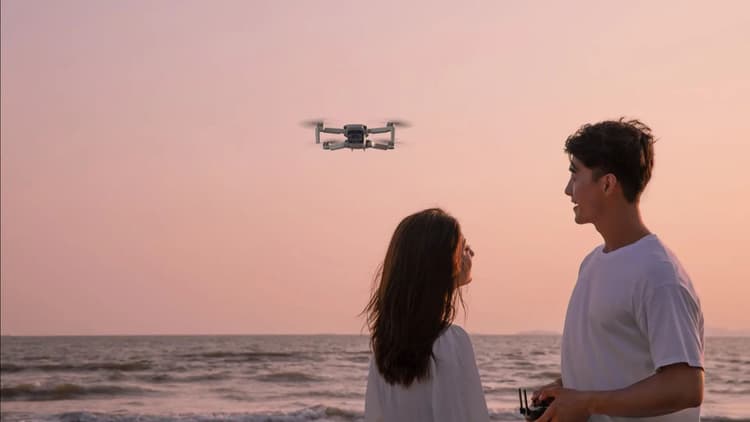 Flycam DJI Mini SE truyền video trong phạm vi 4km