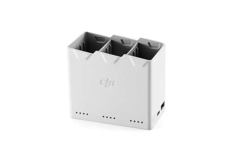Hub sạc đi kèm DJI Mini 3 Pro Fly More Kit Plus đóng vai trò như 1 nguồn phát điện