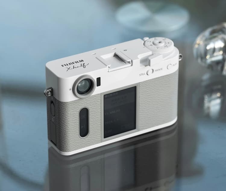 FUJIFILM X Half sở hữu Film Camera Mode