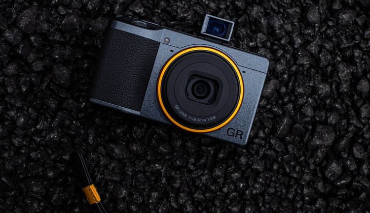 Ricoh GR III - Phiên bản đường phố Street Edition