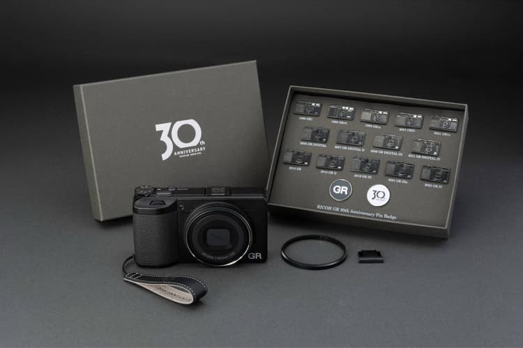 Ricoh chính thức giới thiệu GR IV 30th Anniversary Edition Kit