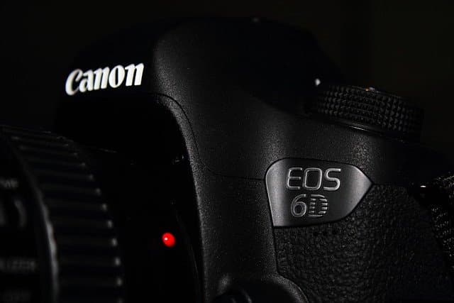 EOS 6D tích hợp GPS và kết nối Wifi
