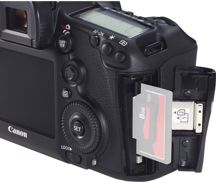 canon 5d mark iii tích hợp hai khe cắm thẻ kép