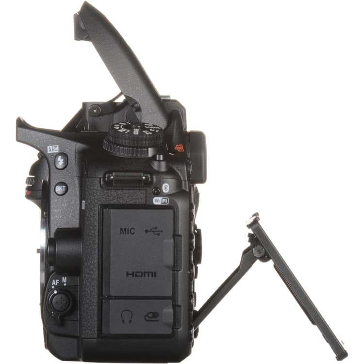 Màn hình của Nikon D7500