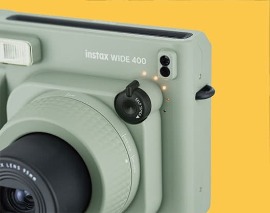 Fujifilm Instax WIDE 400 hỗ trợ hẹn giờ chụp lên đến 10s