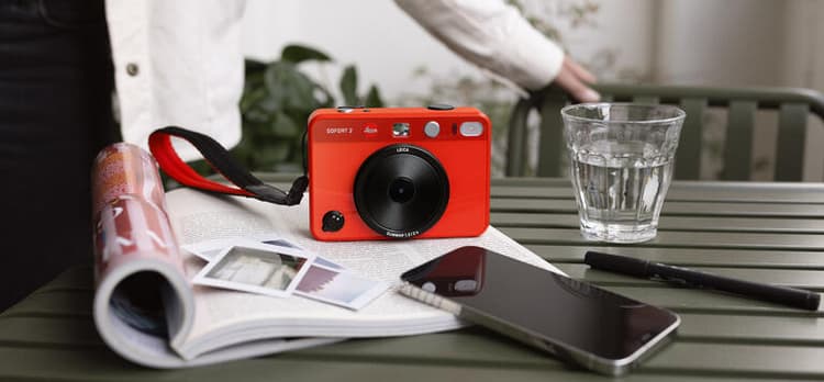 Leica Instax SOFORT 2 có thể kết nối với ứng dụng FOTOS