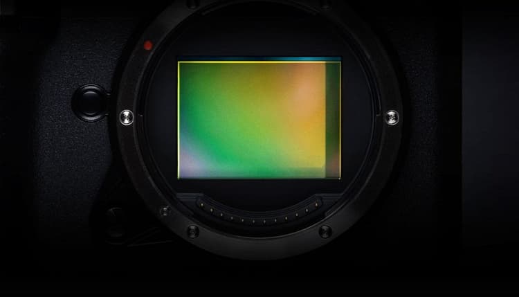 GFX 50S II với cảm biến CMOS 51.4MP lớn cho chất lượng ảnh vượt trội