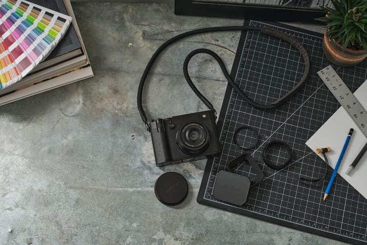 Phụ kiện đi kèm của FUJIFILM GFX100RF