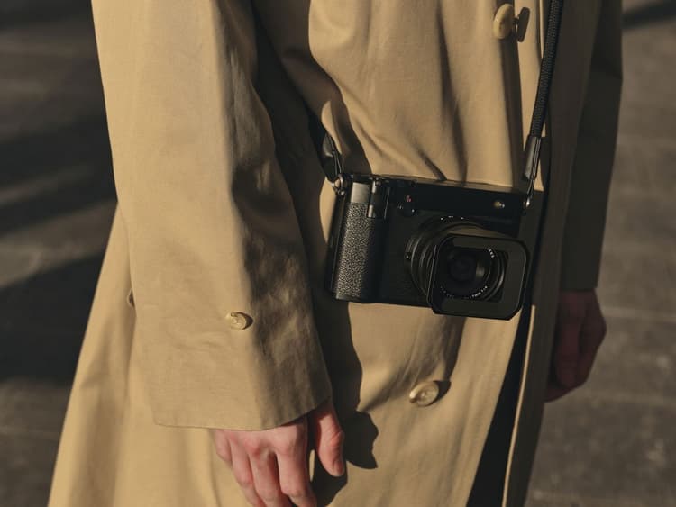 Fujifilm GFX100RF - Thiết kế nhỏ gọn, phong cách