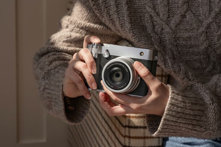 Máy ảnh Fujifilm GFX100RF - Sở hữu cảm biến Medium Format 102MP & X-Processor 5