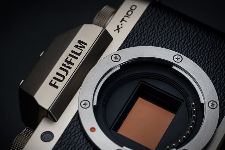 Cảm biến trên Fujifilm Xt100
