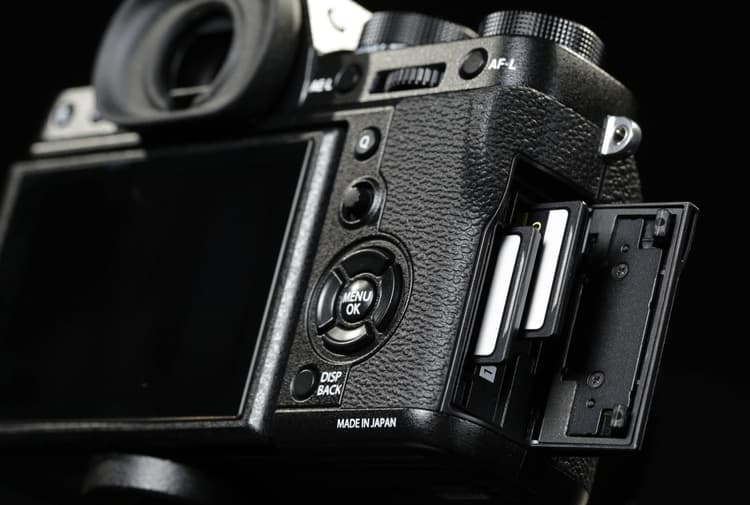 Fujifilm X-T2 - Thân máy kín thời tiết