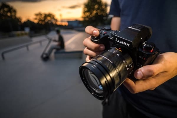 Panasonic Lumix G9 II sở hữu hệ thống ổn định hình ảnh dịch chuyển với cảm biến 5 trục và I.S.2 kép