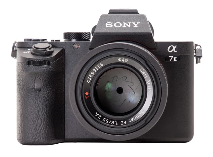 thân máy của sony a7ii làm bằng hợp kim magie