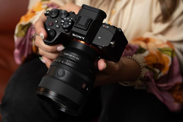 Nút bấm của A7R VI có đèn nền