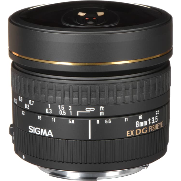 Sigma 8mm f/3.5 EX DG Circular Fisheye thể hiện góc nhìn 180 độ độc đáo