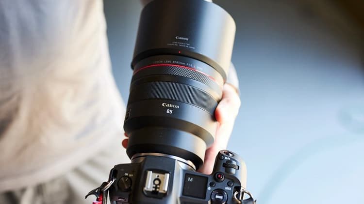 Ống kính tiêu cự cố định Canon RF 85mm f/1.2L USM